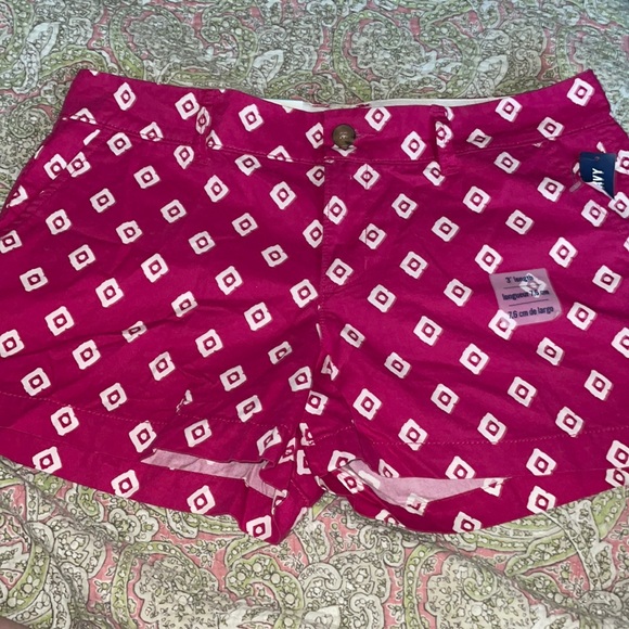 Old Navy Pants - BNWT Old Navy print shorts size 6